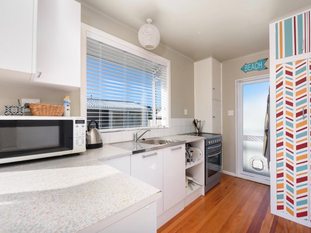 The Black Bach - Mt Maunganui Holiday Home Маунт-Маунгани Экстерьер фото